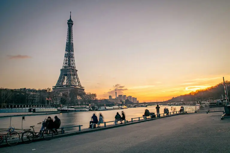 Taking pets to France | PetAir UK