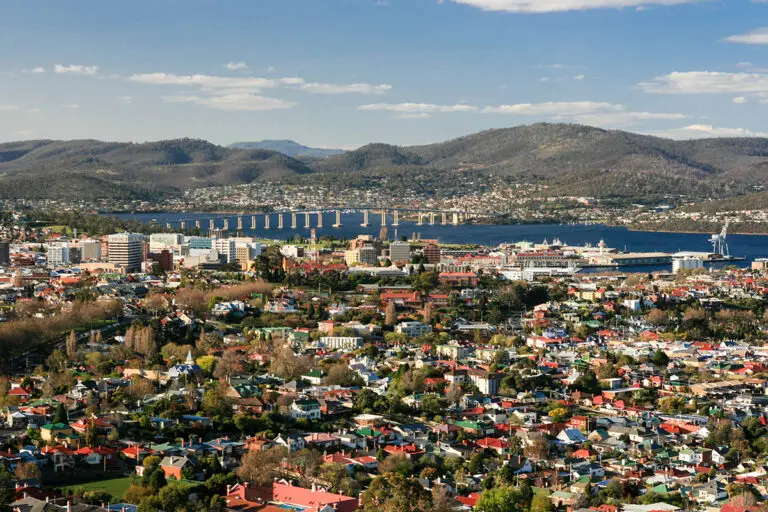 Taking Pets to Hobart | PetAir UK