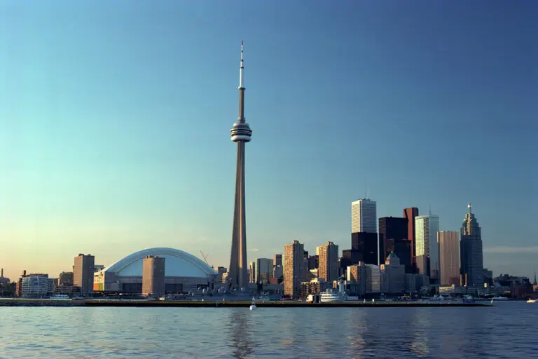 Taking pets to Toronto | PetAir UK